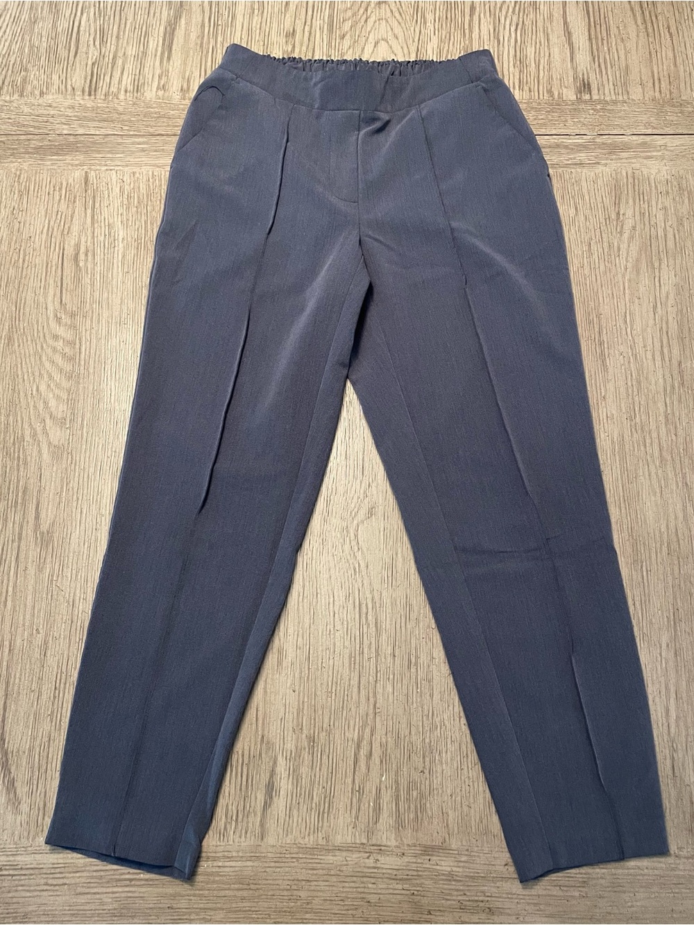 Nine West women’s pull-on relaxed cropped slacks, gray, small.